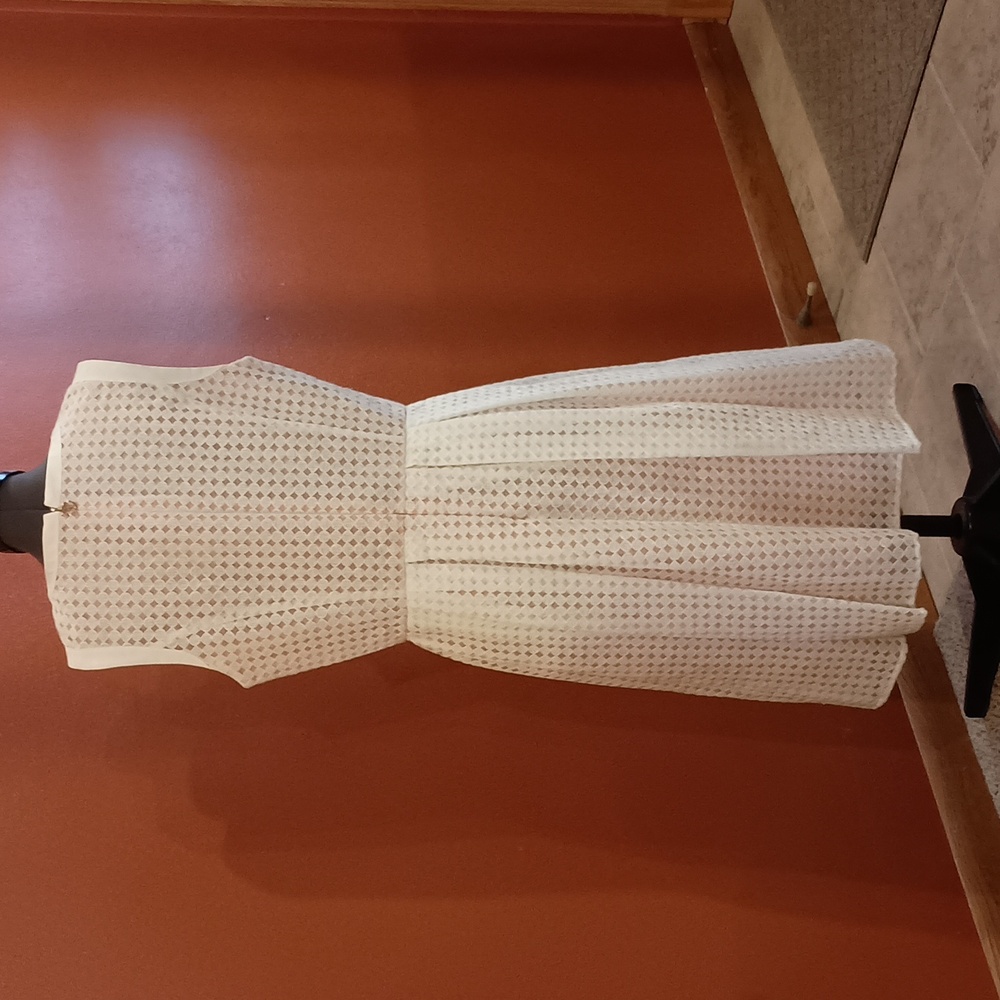 Tommy Hilfiger fit and flare midi dress w/ white lace over salmon sheath, 8, EUC - Picture 5 of 7